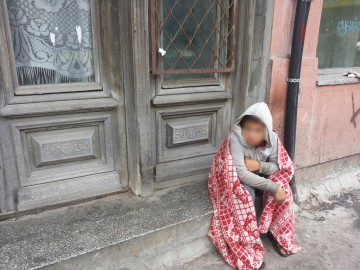 Un minor din Cernavodă a ales străzile în locul familiei: doarme pe unde apucă, bea, fură şi tâlhăreşte!